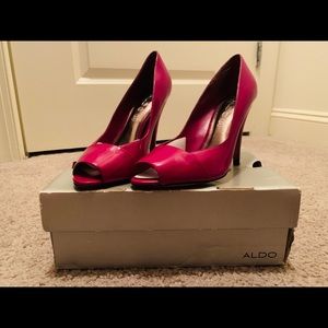 Patent leather Raspberry peep toe shoes